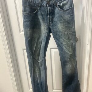 Wrangler Men's Faded Blue Straight Jeans